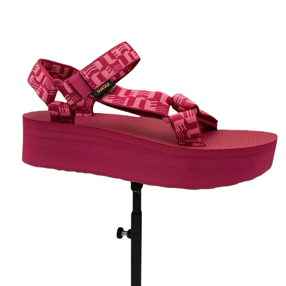 Teva Flatform Universal Womens Sport Platform Sandals 7 Glisten Cherries Jubilee
